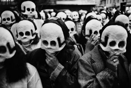 Si el hombre no es definible, es porque empieza por no ser nada... El hombre es el que se hace, si la existencia precede a la esencia el ...