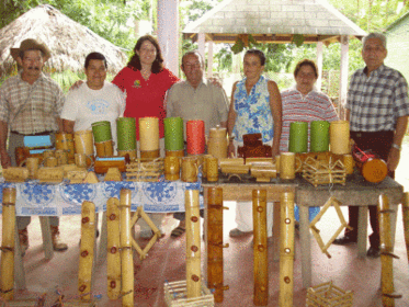 taller: Lugar en que se trabaja una obra de manos.