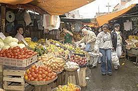 tianguis: Mercado, sitio público
