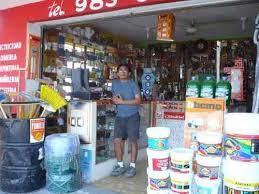 tlapalería: Tienda de pintura, donde también se venden materiales eléctricos y herramientas.