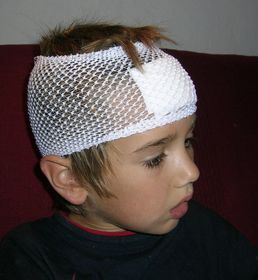2000: Comença a caminar i a parlar primera paraula: papà (1 any)