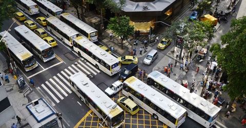 Artigo 22 (CF/88) Compete privativamente à União legislar sobre: "Inciso XI - trânsito e transporte".