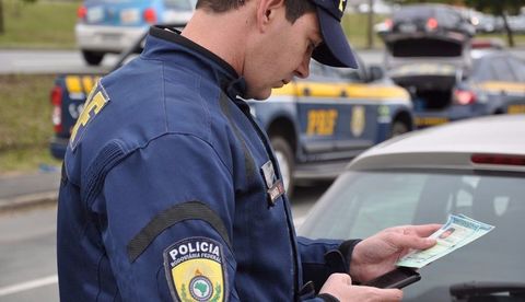 FISCALIZAÇÃO - o agente deve ter o chamado poder de polícia administrativa. Ex. PRF, PM e entidades executivas Estaduais, do DF e Municip...