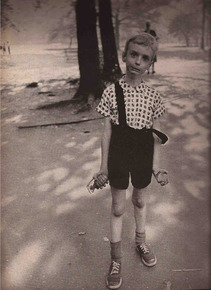 Diane Arbus 1962 NY Child with toy hand grenade