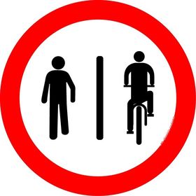 Pedestres à esquerda, ciclistas à direita