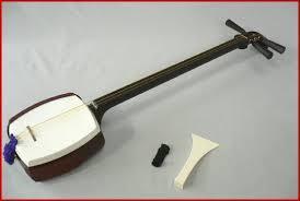 Shamisen: Instrumento de cuerda