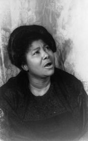 Mahalia Jackson (1911-1972) - Nacionalidad: Estados Unidos - Estilo: Gospel - Instrumentos: Voz https://www.youtube.com/watch?v=AfoFCf5QU...
