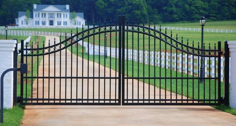 Gate
