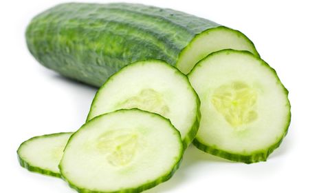 El pepino su nombre original es cucumusis sativus es una fruta oriunda de la región andina, donde fue su domesticación , se cultiva desde...