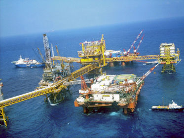 REFORMA ENERGÉTICA. Se implementó para que las empresas petroleras globales exploren junto con PEMEX las profundidades del subsuelo en bu...