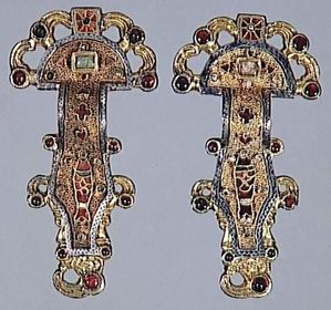 Merovingian looped fibulae Early medieval Europe. Mid-sixth century C.E. Silver gilt worked in filigree, with inlays of garnets and other...