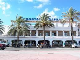 1973(16 Años): Trabaa en el Hostal Bahía