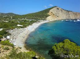 2006: Va tot sol d'acampada a Cala Jondal, Eivissa (7 anys)