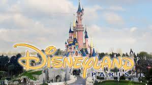 10/2010: El seu pare porta als seus fills a DisneyLand Paris (11 anys)