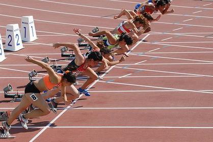 2014: Deixa el tennis i practica atletisme. Es compra un ordenador (15 anys)
