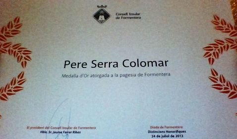 2013(85 Años): Le hacen una mención especial dentro del premio de la medalla de oro de Sant Jaume