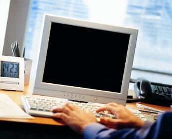 1.-ORIENTACIÓN DEL MONITOR CON LAS VENTANAS. El lugar donde se ubique el monitor se requiere de una iluminación que no afecte la pantalla...