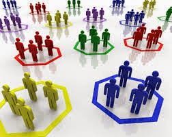 GRUPOS DE AMISTAD: Compañeros de trabajo que fomentan un equipo por un bien común.