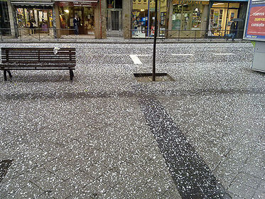 Está granizando muchísimo