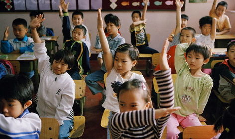 contrast His report contrasted the education systems in the UK and China.