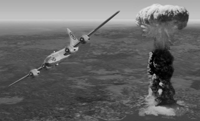 PRIMERA BOMBA ATOMICA