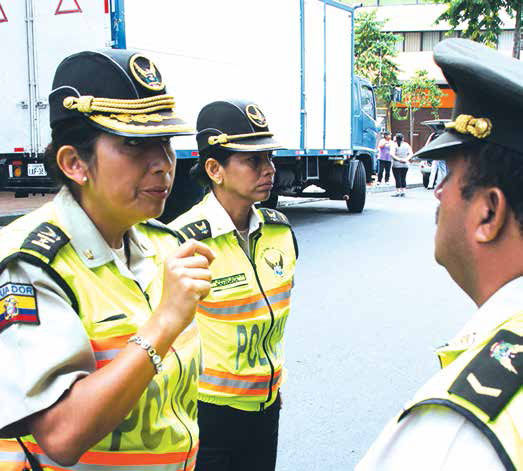 QUIENES SOMOS Y LOS DIFERENTES CARACTERES DE LA POLICÍA NACIONAL