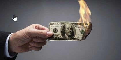 Controlar la cantidad de dinero en circulación en la economía