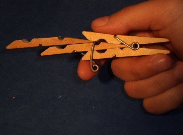 PINZAS DE MADERA