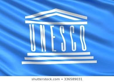 DESAFIOS EDUCATIVOS EN LAS SOCIEDADES DEL SIGLO XXI