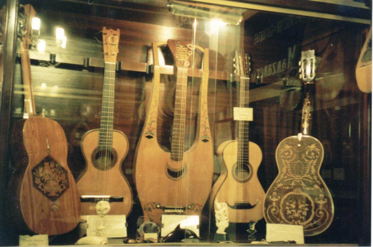 LA GUITARRA