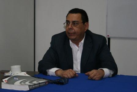 2008 Hernández sampieri y mendoza fueron importantes para la concepción de la investigación mixta: la referente a la triangulación y la u...