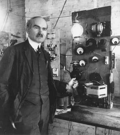 HISTORIA DEL SONIDO EN EL CINE CARLOS ACERO
