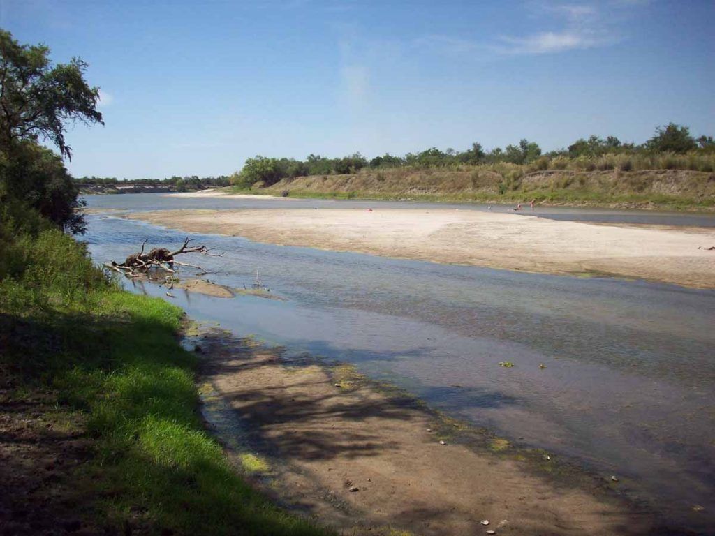 El Gualeguaychú (este), "Agua Tranquila" o "Agua de Andar Despacio"