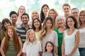 La educación escolarizada frente a la educación en sentido amplio.