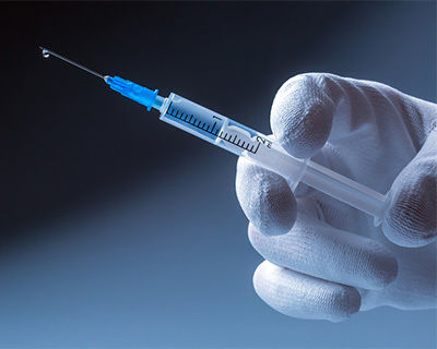 Inyección Es la introducción de medicamento o productos biológicos al sitio de acción mediante la punción a presión en diferentes tejidos...