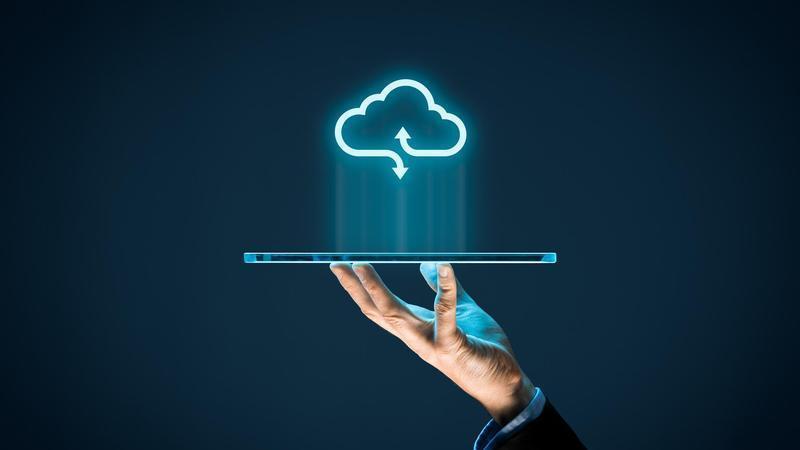 La nube se encarga de almacenar archivos en máquinas.