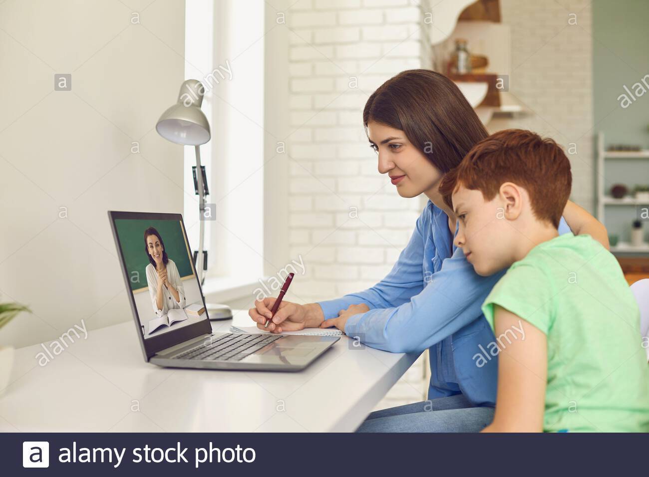 7.- Mantener una actitud de escucha activa y efectivo entregando a sus propias producciones.