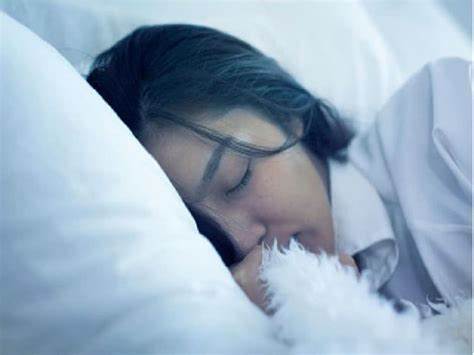 Infinitive : dream Simple Past: dreamt/dreamed soñar