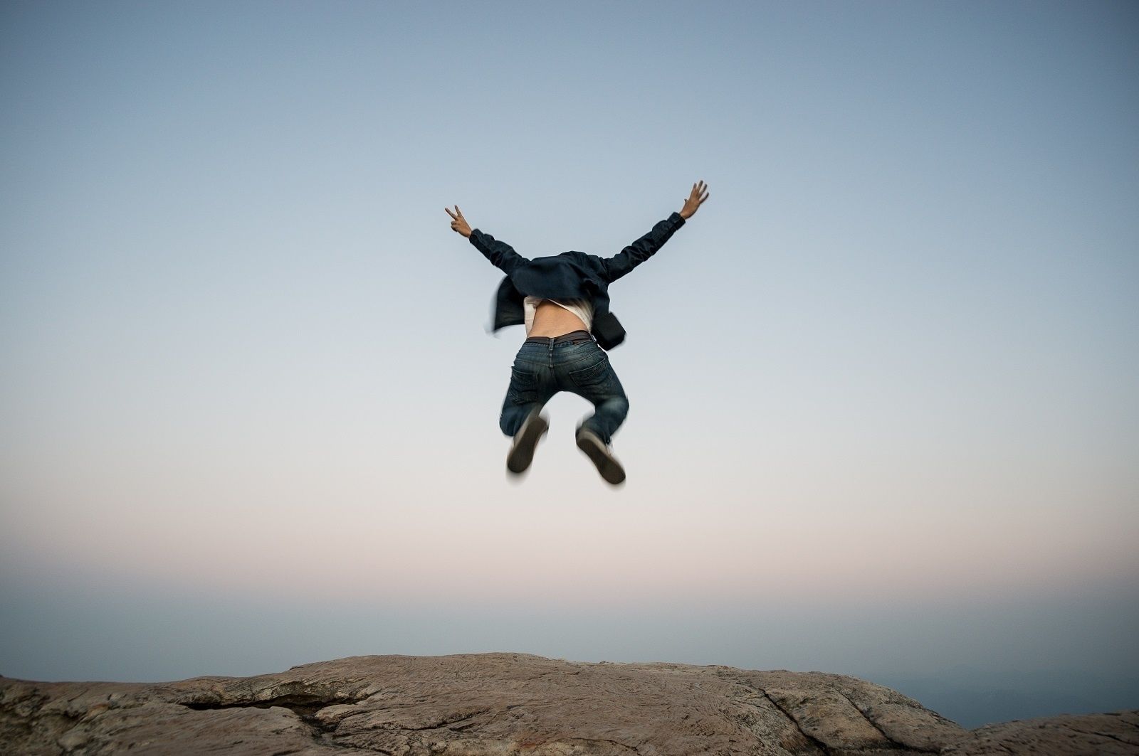 Infinitive : fall Simple Past: fell caer