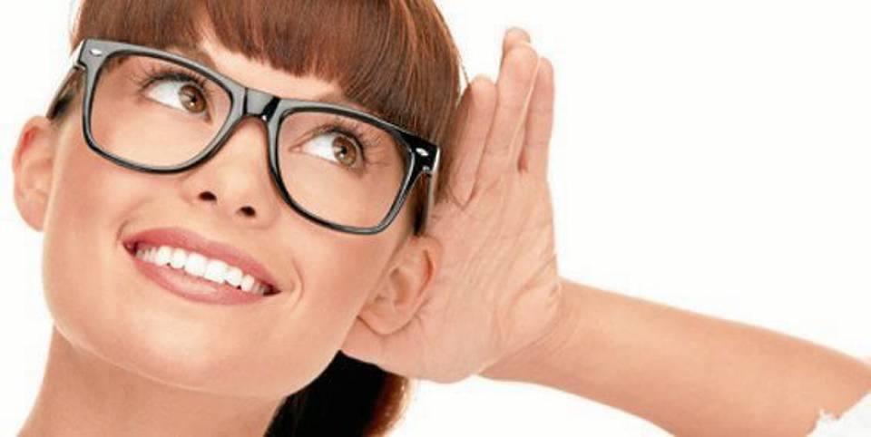 Infinitive : hear Simple Past: heard oír