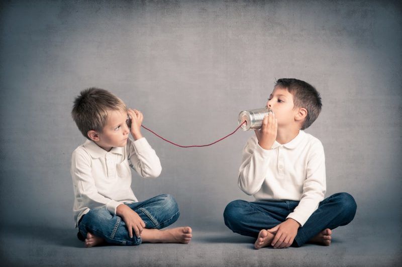 ¿Qué significa comunicarnos? Es la acción consciente de intercambiar información entre dos o más participantes con el fin de transmitir o...