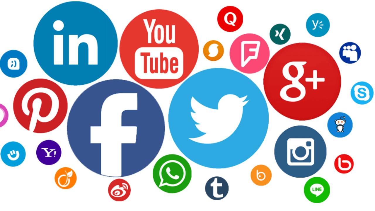 Entre las fuentes comunes de los medios sociales se incluyen, Facebook y LinkedIn, los blogs y los microblogs, como Twitter, los sitios W...