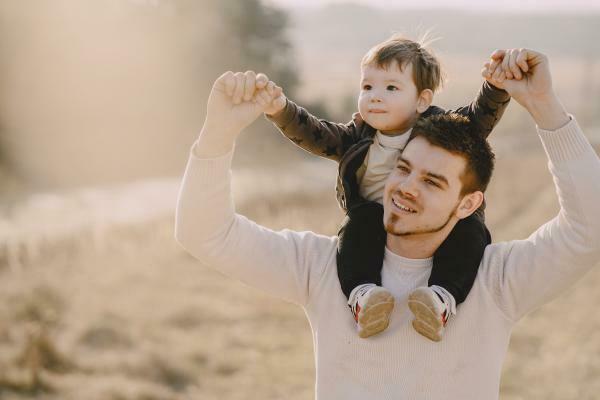 sinónimo de padre