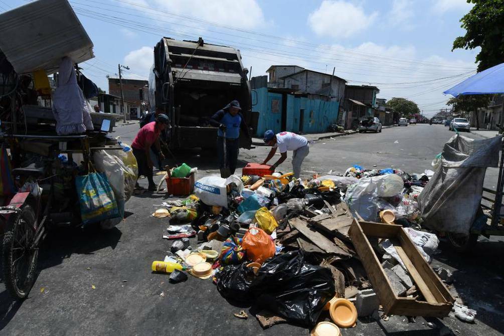 AGENTES CONTAMINANTES EN LA DINÁMICA MEDIO AMBIENTE HOMBRE