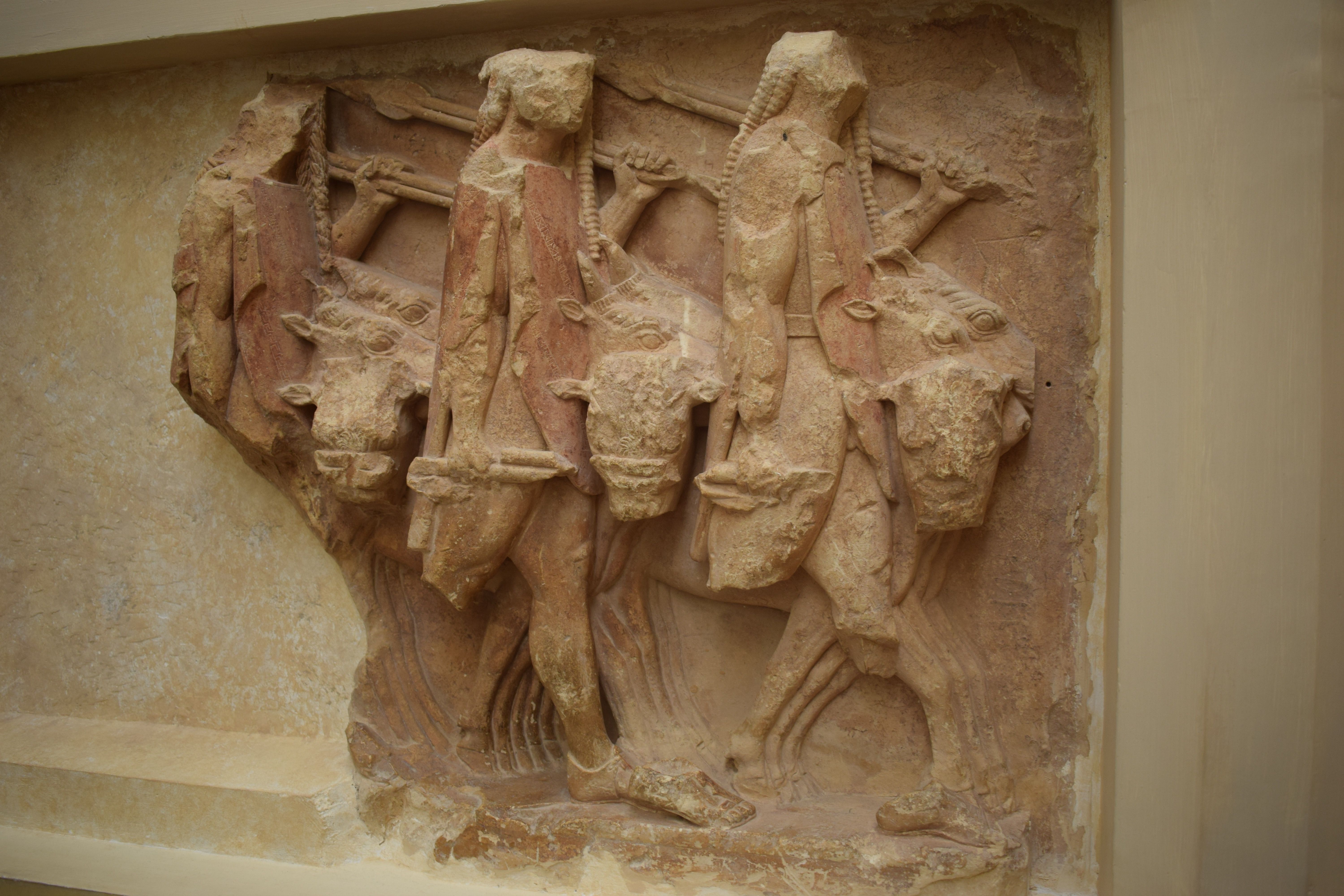 Heroic Cattle Raid Metope Sikyonian Treasury Delphi 570-550