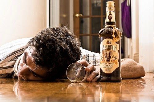 El alcoholismo Es un trastorno primario y no un síntoma de otras enfermedades.