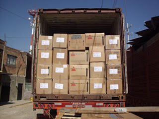 PASO 10: Enseguida se colocan en sus respectivas cajas para empaque, protegiéndolas por todos lados para evitar rupturas.