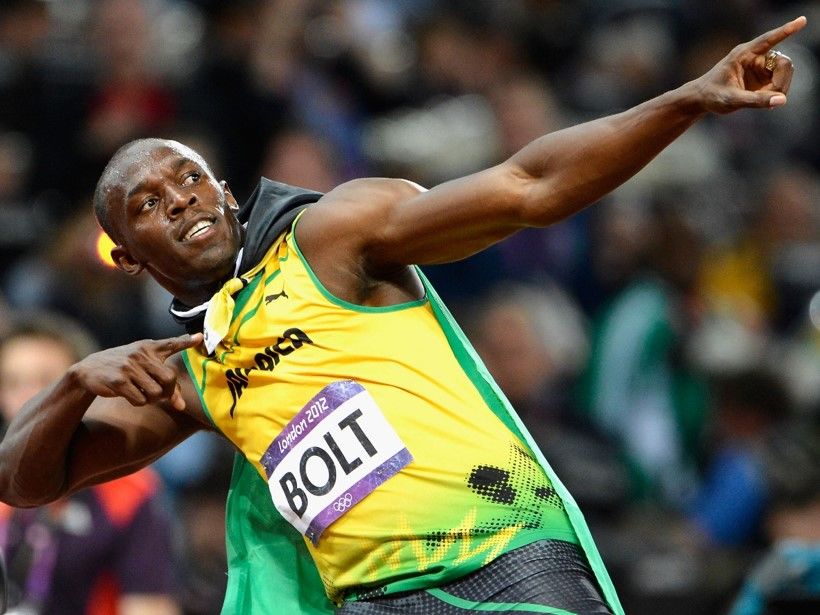 A milha (1,609 km) percorrida em 4 minutos era considerada um limite insuperável em 1954. Em 2009 Bolt perccoreu os 100m em 9,58s o que e...