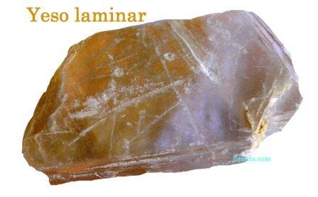 YESO - Color transparente o amarillento. - Muy blando. Se puede rayar con la uña. - Se usa en la construcción o para las escayolas.
