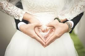 Gerunds vs. Infinitives They decided to get married. I like cooking.